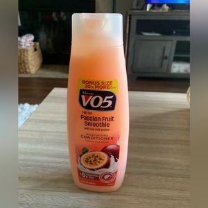 NWT VO5 Passion Fruit Smoothie Moisturizing Conditioner Soften & Shine 15 FL.OZ